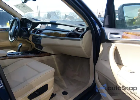 2011 BMW X5 xDrive35I/xDrive35I Premium/xDrive35I Sport Activity из США, поврежденный, VIN 5UXZV4C52BL739152